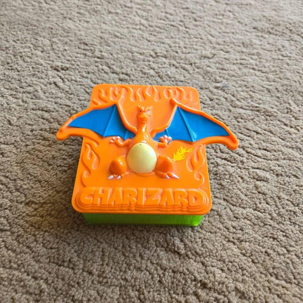 Vintage 2002 Pokemon Wendys Kids Meal Charizard Case Feraligatr Card 06/15 Toy